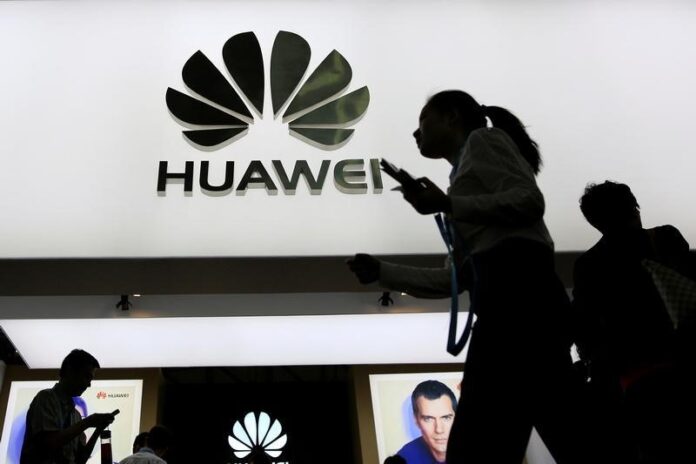 Factbox : Que contiennent les nouveaux smartphones Pura 70 de Huawei par Reuters

